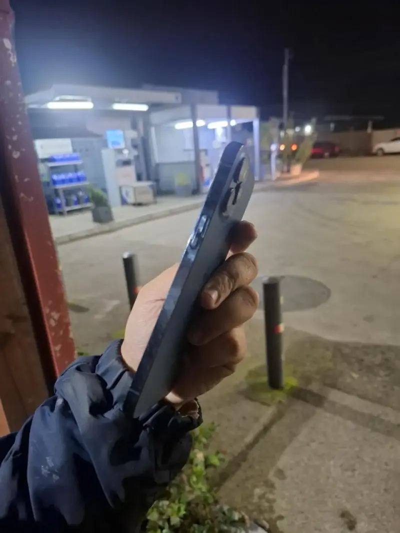 iPhone 12 Pro Max azul en buen estado - 3