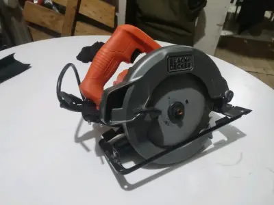 Sierra circular Black & Decker 1400W - miniatura 1