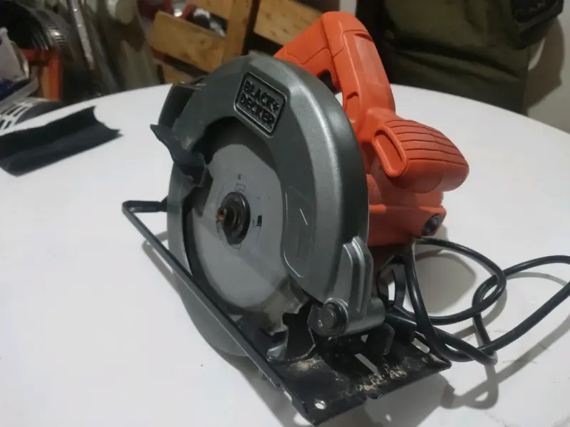 Sierra circular Black & Decker 1400W - 2