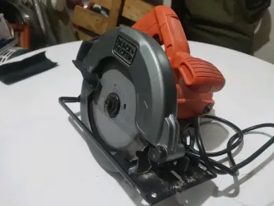 Sierra circular Black & Decker 1400W - miniatura 2