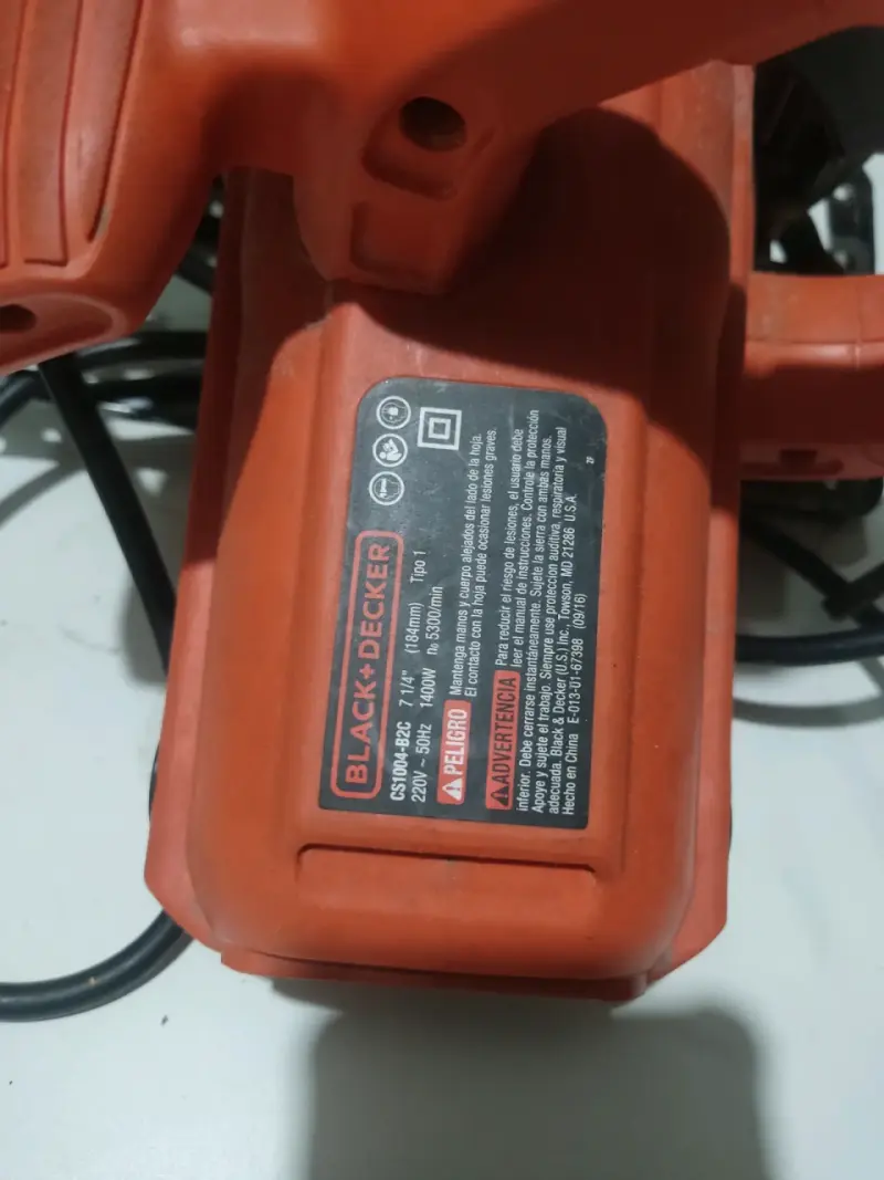 Sierra circular Black & Decker 1400W - 3