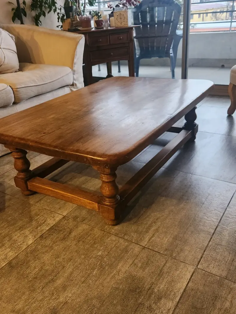 Mesa de Centro de Madera Maciza - 1