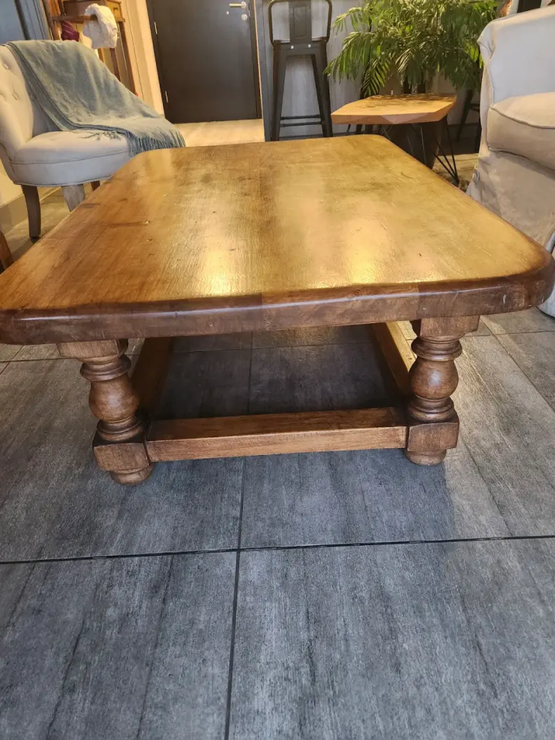 Mesa de Centro de Madera Maciza - 2