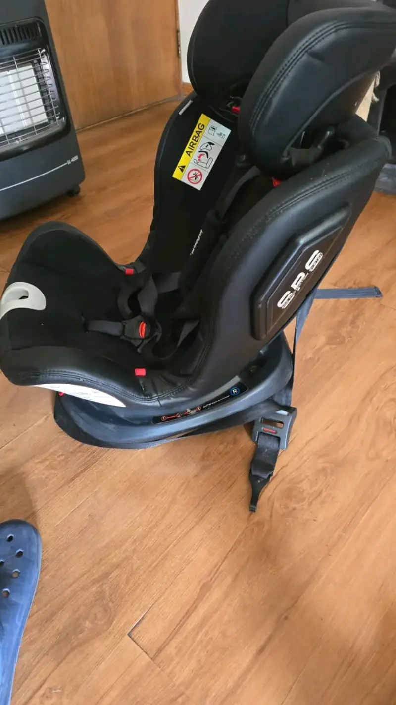 Silla de Auto Infanti One Isofix Negra - 4