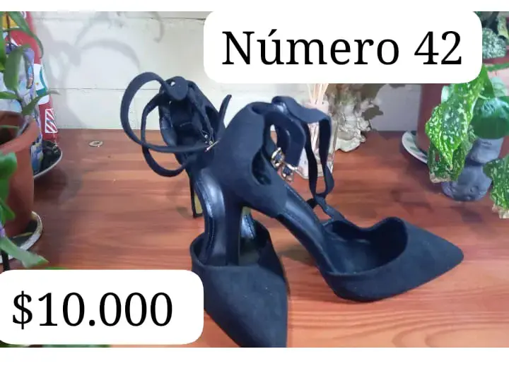 Tacones negros de mujer número 42