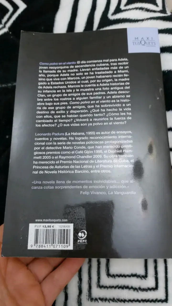 Libro 'Como polvo en el viento' de Leonardo Padura - 2