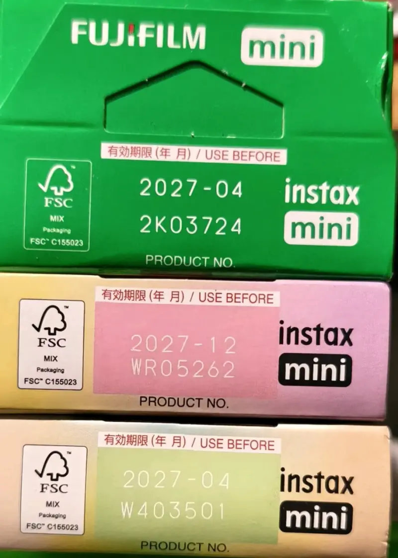 Películas instantáneas Fujifilm Instax Mini en colores variados - 2