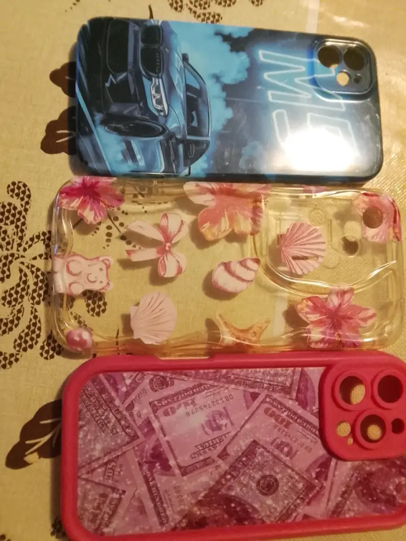 Set de carcasas para iPhone con diseños variados - 4