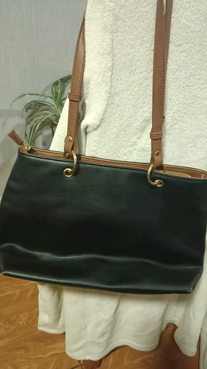 Cartera negra Gacel con asas largas - 4