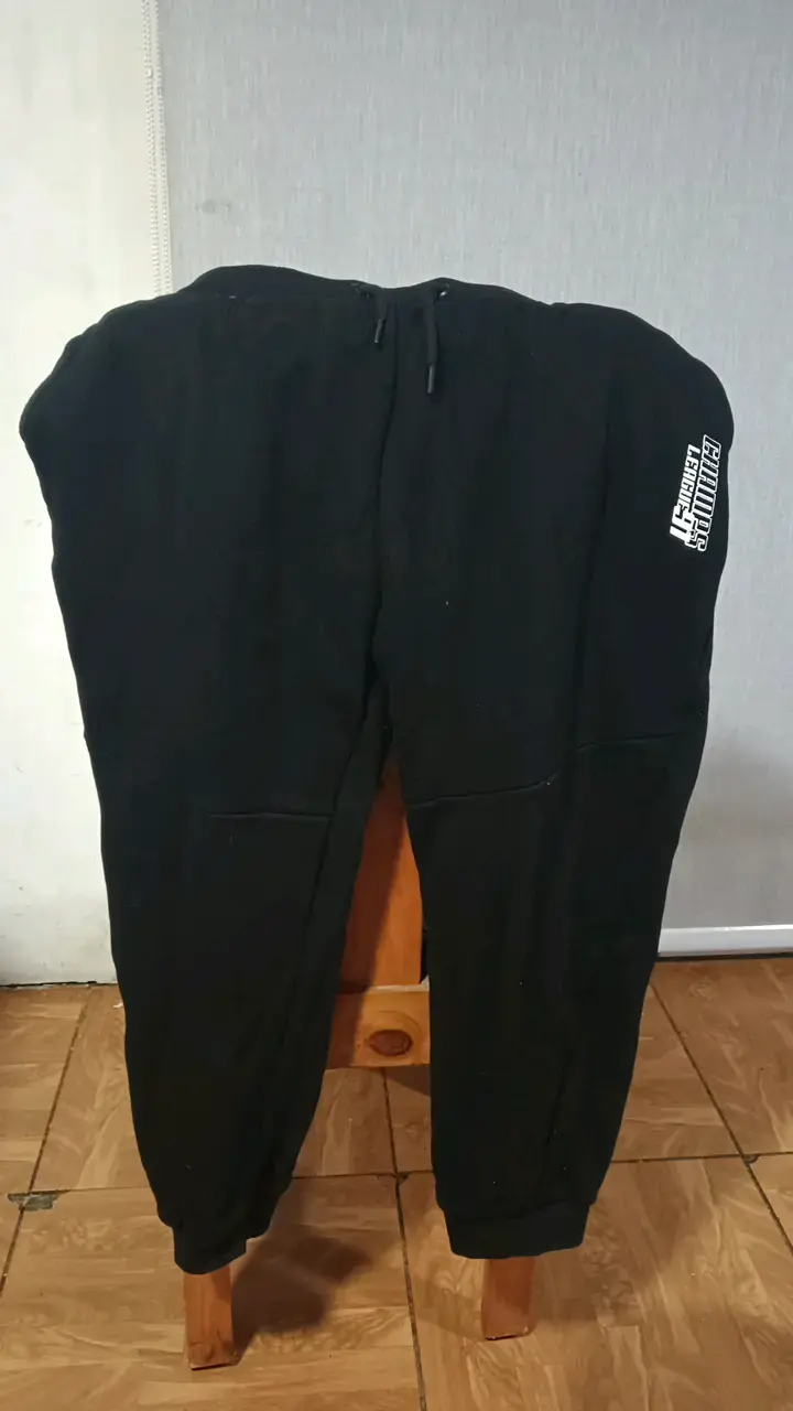 Pantalón buzo negros talla XXXXL - 1