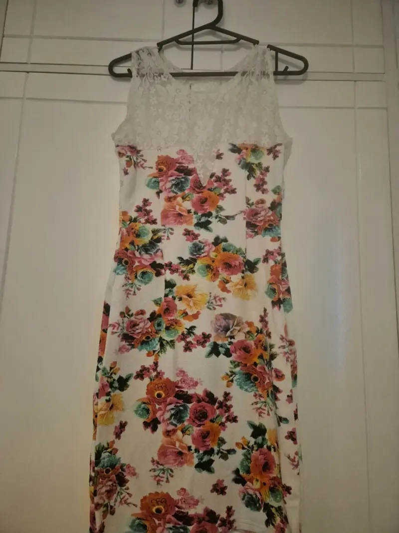 Vestido floral con encaje para mujer - 1