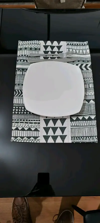 Set de individuales de mesa con diseño geométrico - miniatura 2