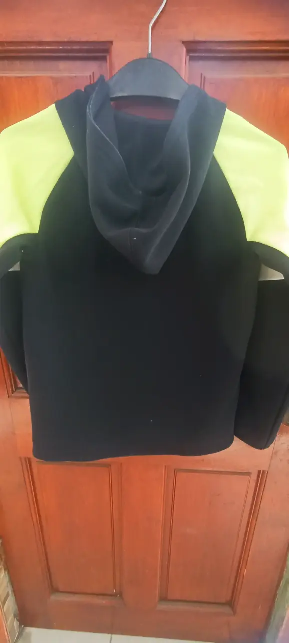 Chaqueta deportiva Puma para niño en negro y amarillo - 4