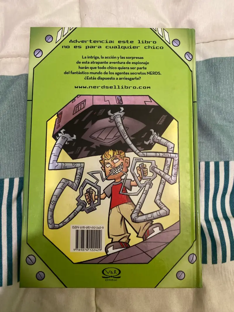 Libro NERDS de Michael Buckley en buen estado - 2
