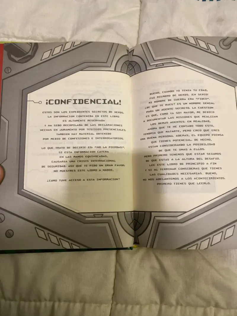 Libro NERDS de Michael Buckley en buen estado - 3