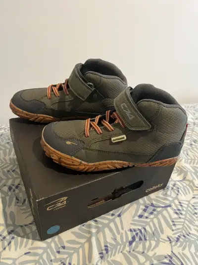 Botin outdoor verde talla 32 - miniatura 2