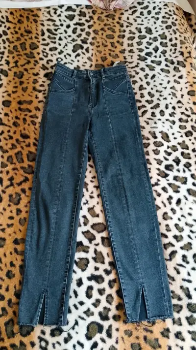 Jeans de mezclilla con aberturas - miniatura 1