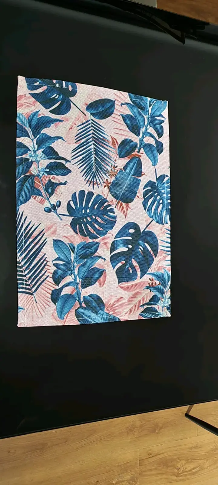 Set de individuales con diseño floral y tropical - 3