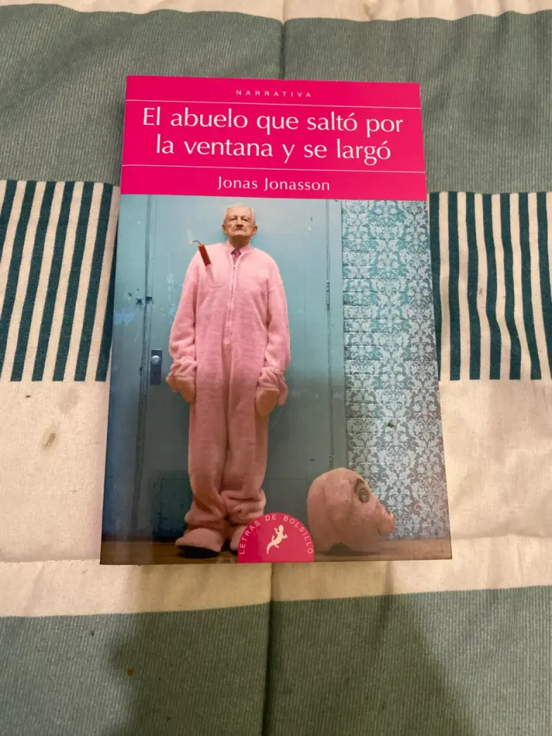 LibroEl abuelo que saltó por la ventana y se largo - 1