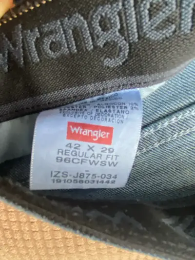 Jeans Wrangler azul clásico para hombre - miniatura 6