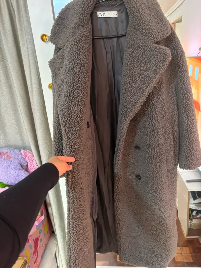 Abrigo de lana gris Zara estilo teddy - 3
