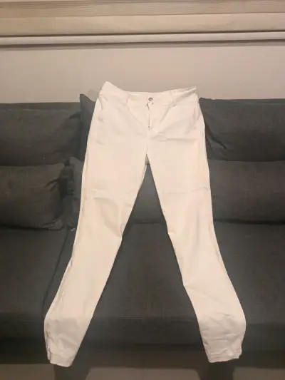 Pantalones blancos y jeans acampanados para mujer - miniatura 1