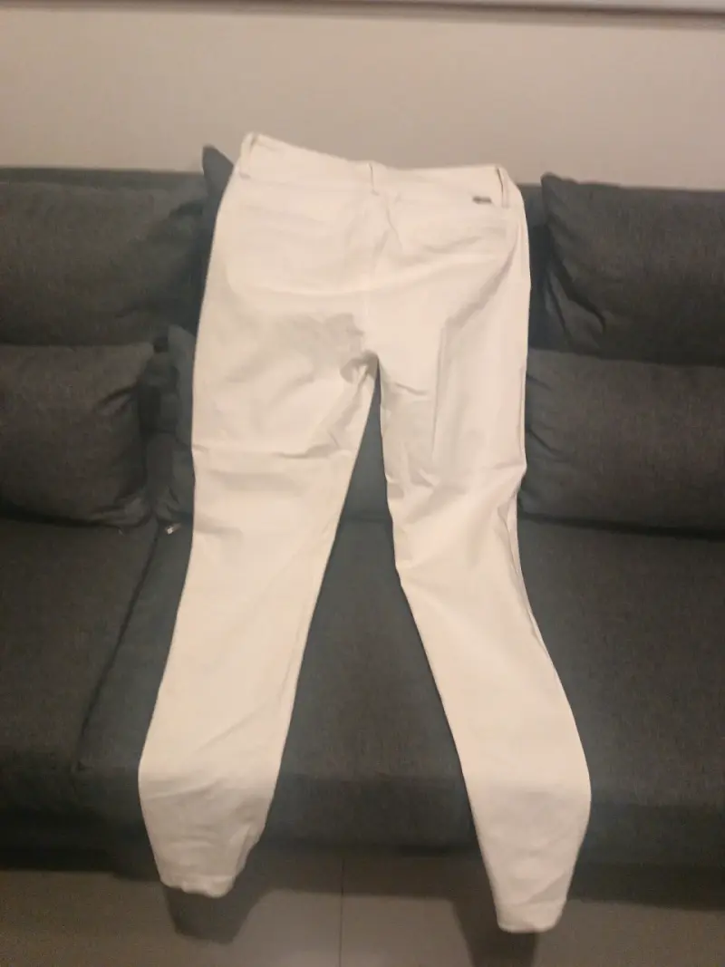 Pantalones blancos y jeans acampanados para mujer - 2