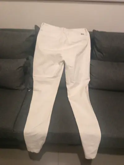 Pantalones blancos y jeans acampanados para mujer - miniatura 2