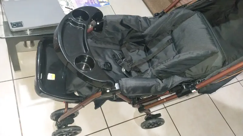 Coche de Paseo para Bebé Negro con Bandeja - 1