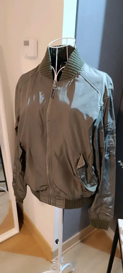 Chaqueta bomber verde militar Caterpillar - miniatura 1