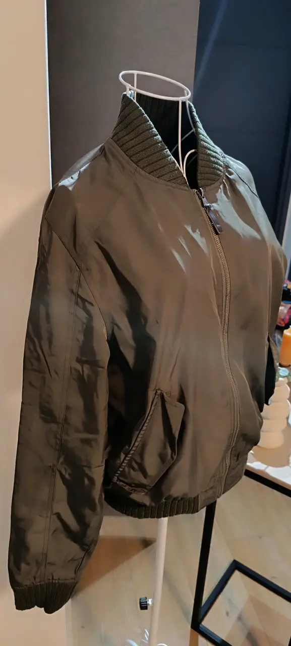 Chaqueta bomber verde militar Caterpillar - 2