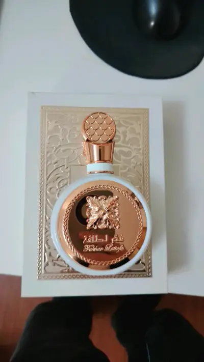 Perfume lattafa fakhar white - miniatura 1