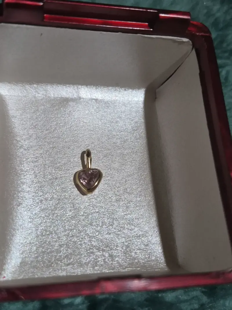 Colgante de oro 18 , corazón con piedra rosa - 2