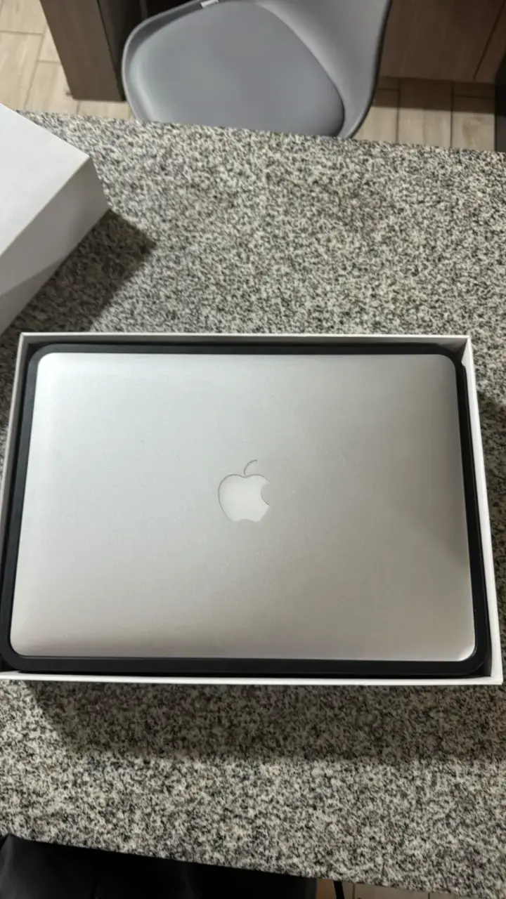 MacBook Air 13 pulgadas en buen estado - 2
