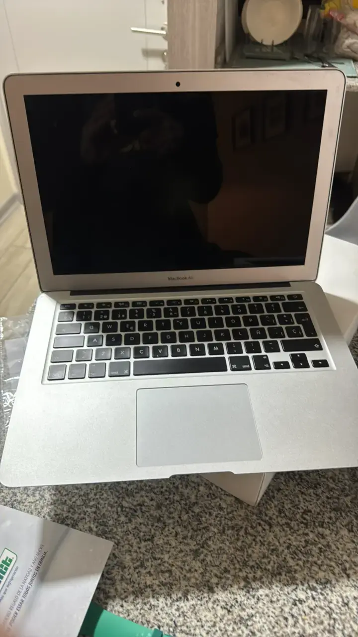 MacBook Air 13 pulgadas en buen estado - 4