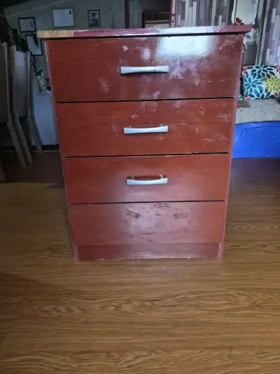 Cómoda de Madera con Cuatro Cajones - miniatura 1