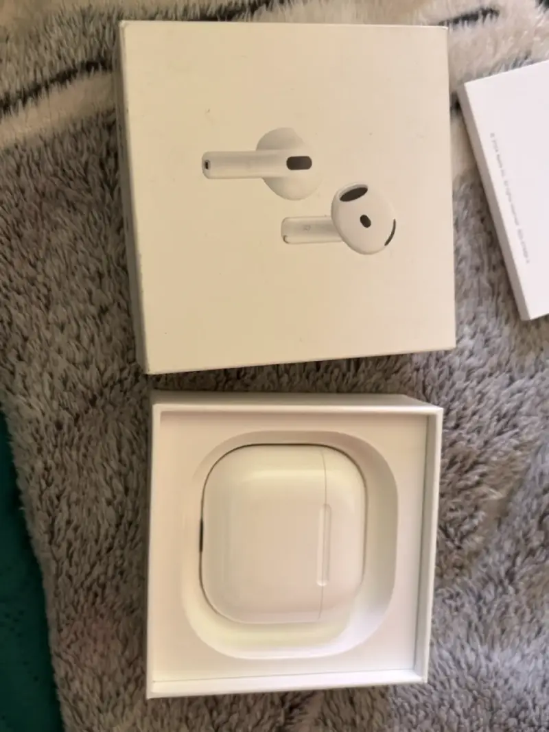 Apple AirPods 4 con ANC en caja original - 1