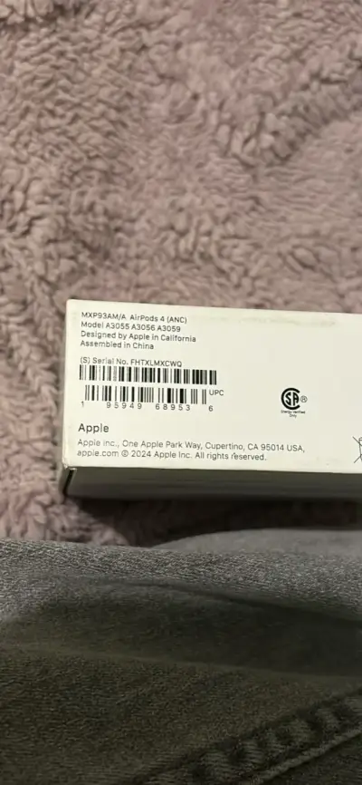 Apple AirPods 4 con ANC en caja original - miniatura 3