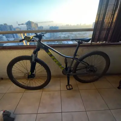 Bicicleta de montaña Trek - miniatura 1