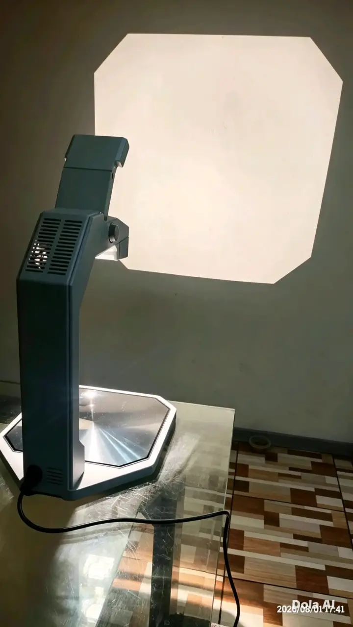 Retroproyector de Sobremesa Portátil - 1