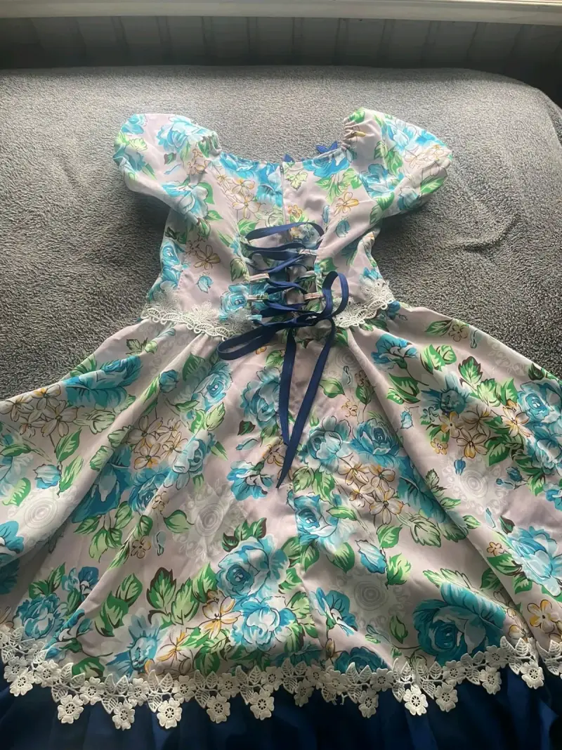Vestido de cueca floral azul y blanco - 3