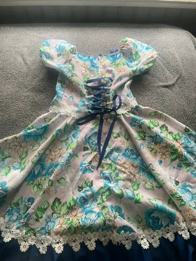 Vestido de cueca floral azul y blanco - miniatura 3