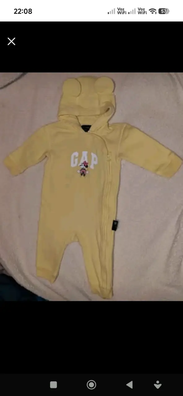 Enterito bebé GAP Disney amarillo con capucha - 2