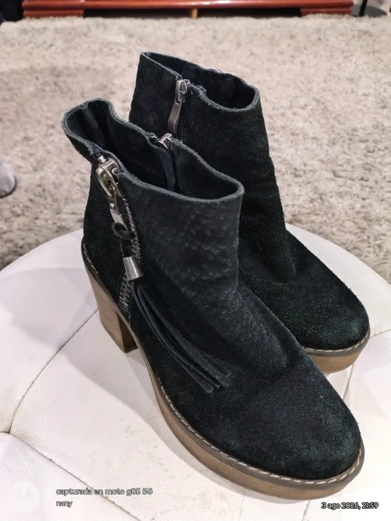 Botines de cuero negro con plataforma y cierre lateral - 2