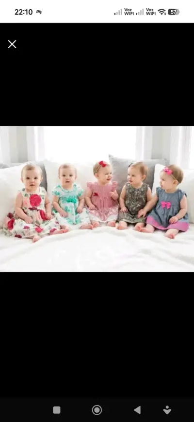 Conjunto de vestidos para bebé en varios diseños - miniatura 1