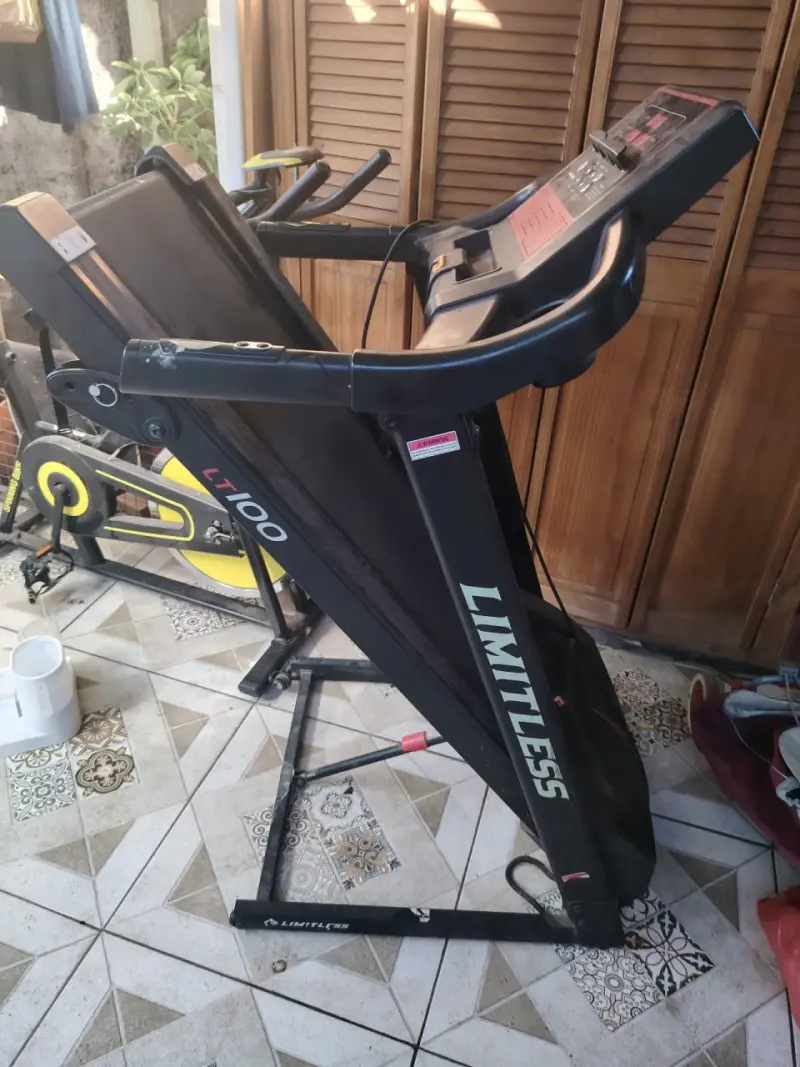 Caminadora Limitless LT100 plegable en buen estado
