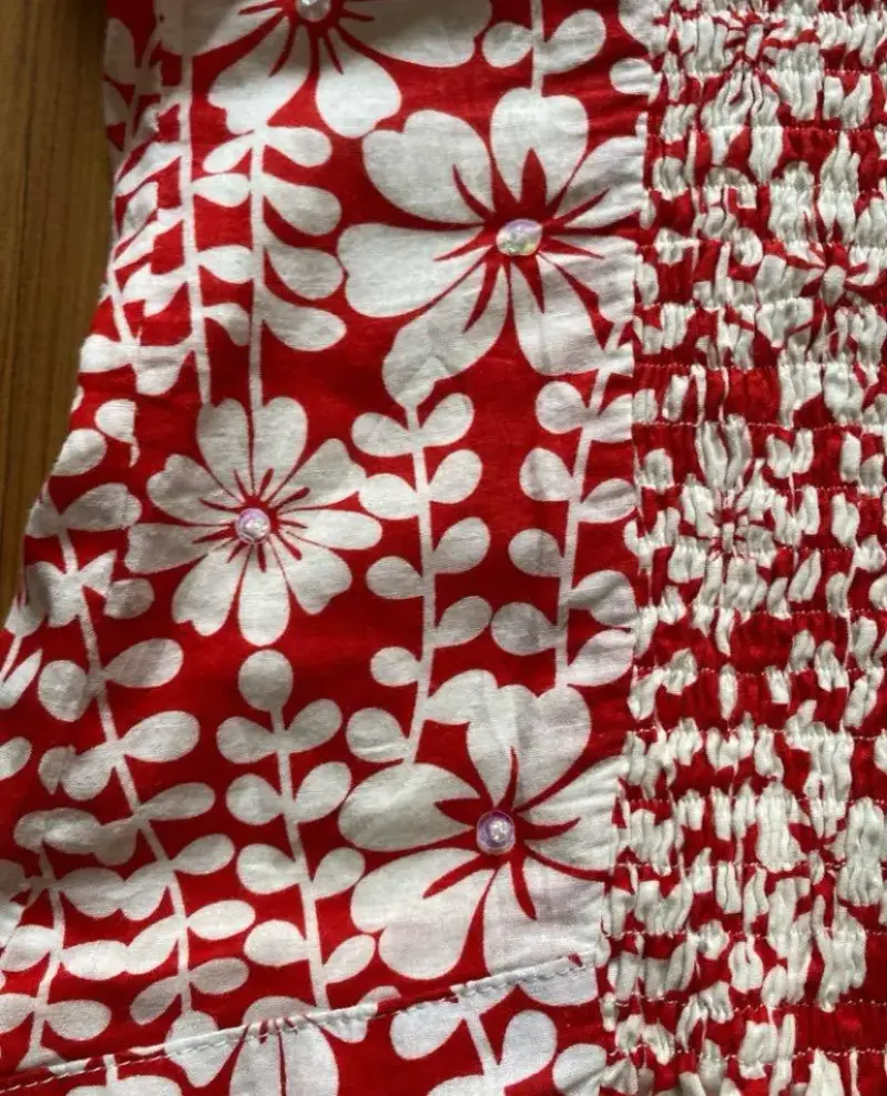 Vestido strapless rojo con estampado floral - 5