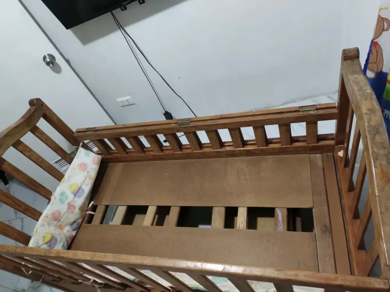 Cuna de madera con cajones para bebé - 2