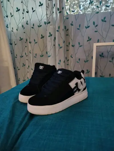 Zapatillas DC negras con  plataforma para mujer - miniatura 1