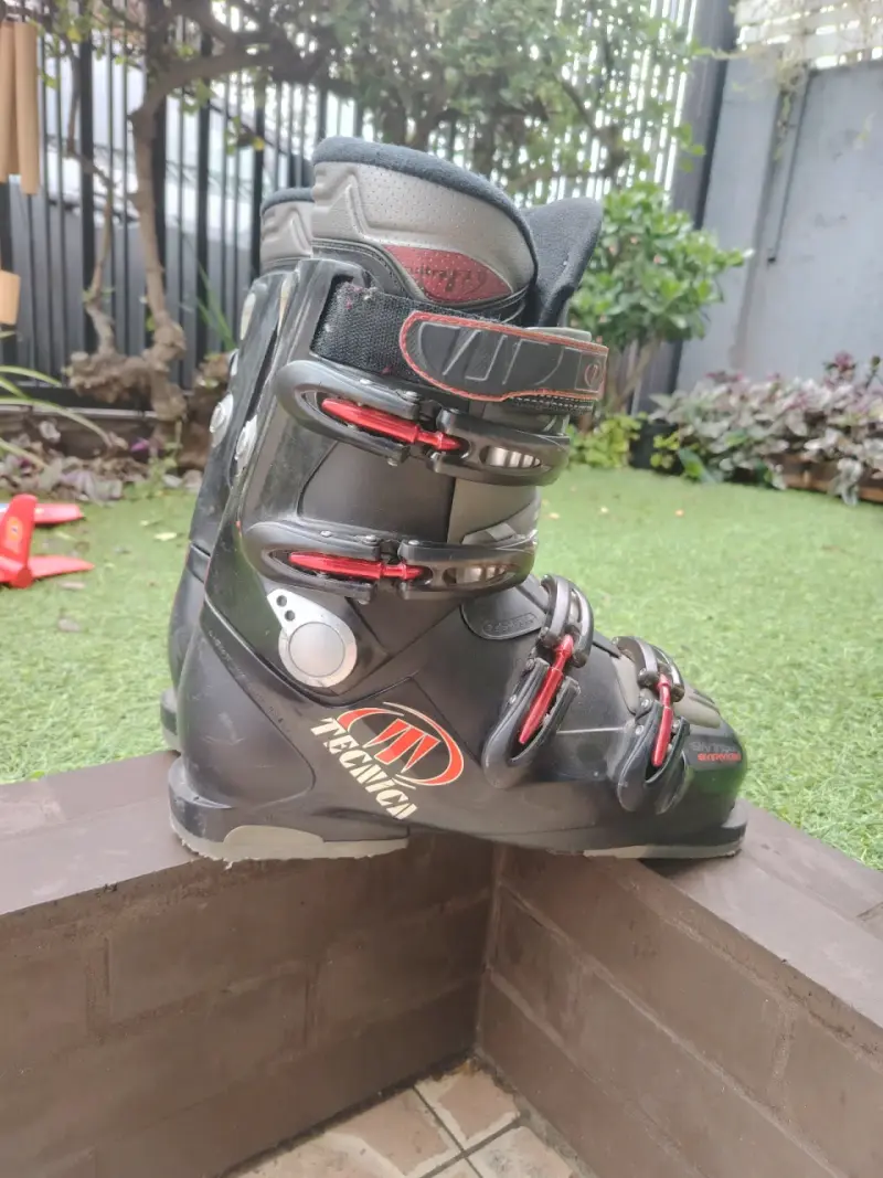 Botas de esquí Tecnica negras con hebillas rojas - 4